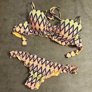 Victoria’s Secret 2 Piece Bathing Suit-Multicolor Pattern-Bottoms S/ Top 32C